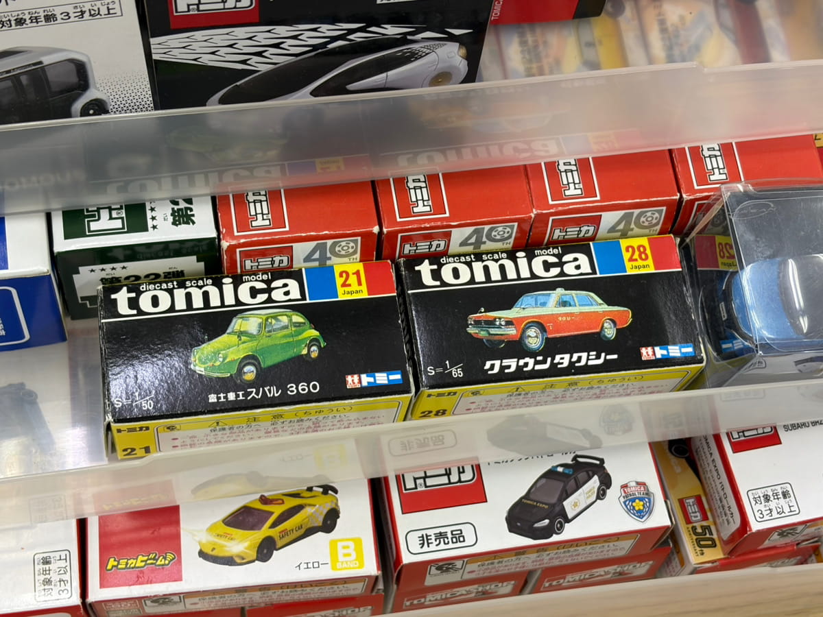 トミカ30周年記念 復刻黒箱トミカシリーズ「No.21富士重工スバル360」「No.28クラウンタクシー」